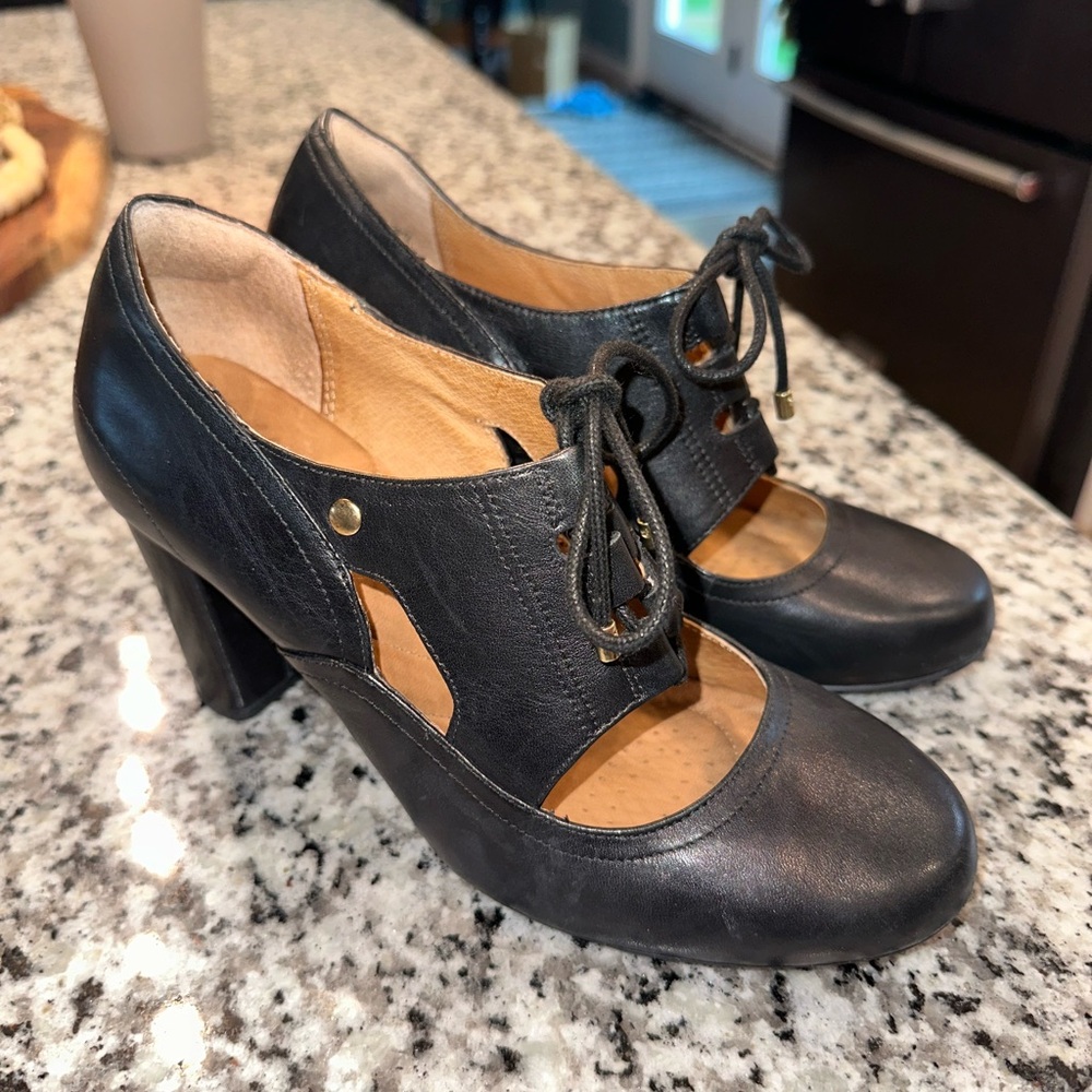 Clarks Black Heels Size 6.5